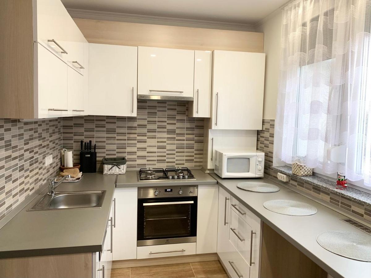 Modern Two Bedroom Flat With Balcony 伦蒂 外观 照片