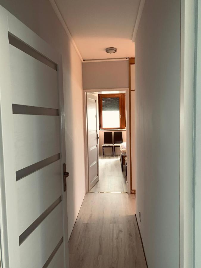 Modern Two Bedroom Flat With Balcony 伦蒂 外观 照片